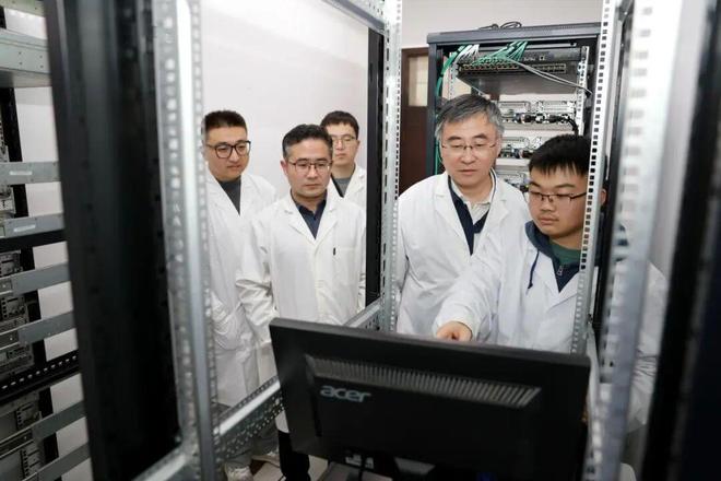 AI赋能新材料产业变革：从智能设计到产线应用上海跑出创新加速度(图1)