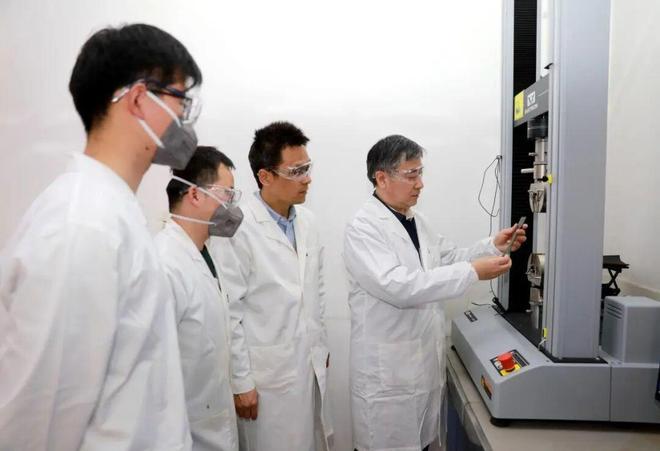 AI赋能新材料产业变革：从智能设计到产线应用上海跑出创新加速度(图5)