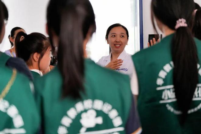 小记者探科技 探秘生命密码：走进生物实验室感受“神奇微生物”的独特魅力(图4)