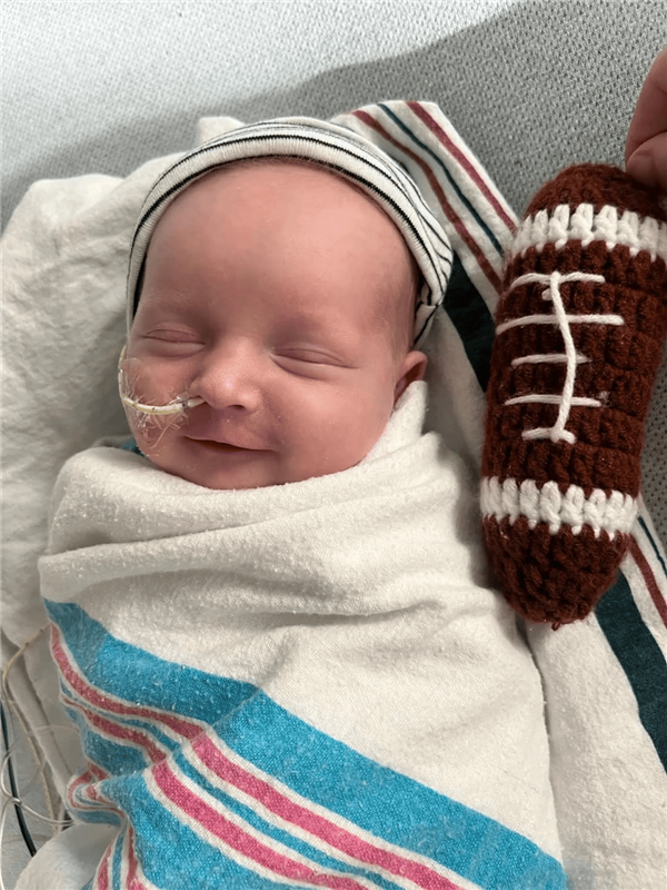 导弹崩飞实验室、拯救尿不出尿素的小孩、单挑印度学阀 这就是2025年的Nature十大人物！(图11)