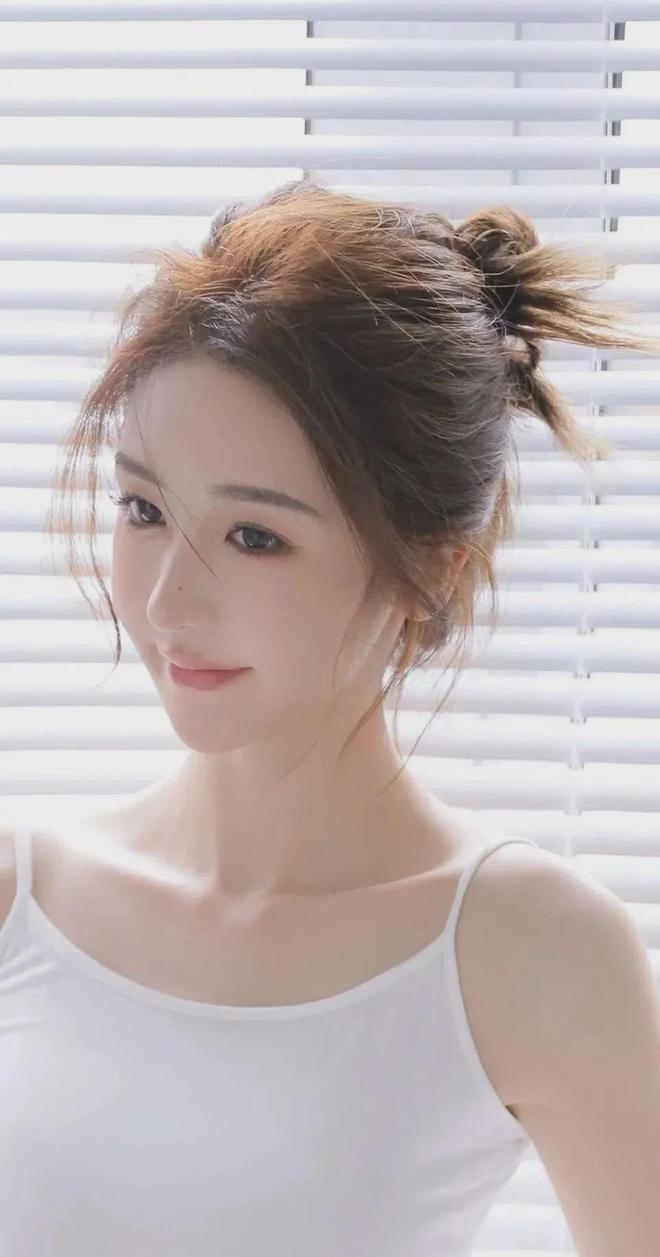 亚洲激情偷拍 - 亚洲激情偷拍春节版下载V1(图1)