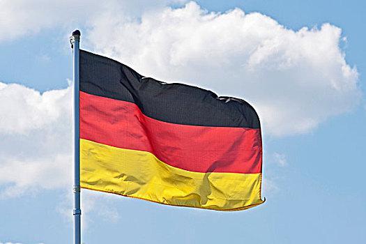 欧委会要求欧盟成员排除中兴、华为设备外交部:损人不利己(图2)